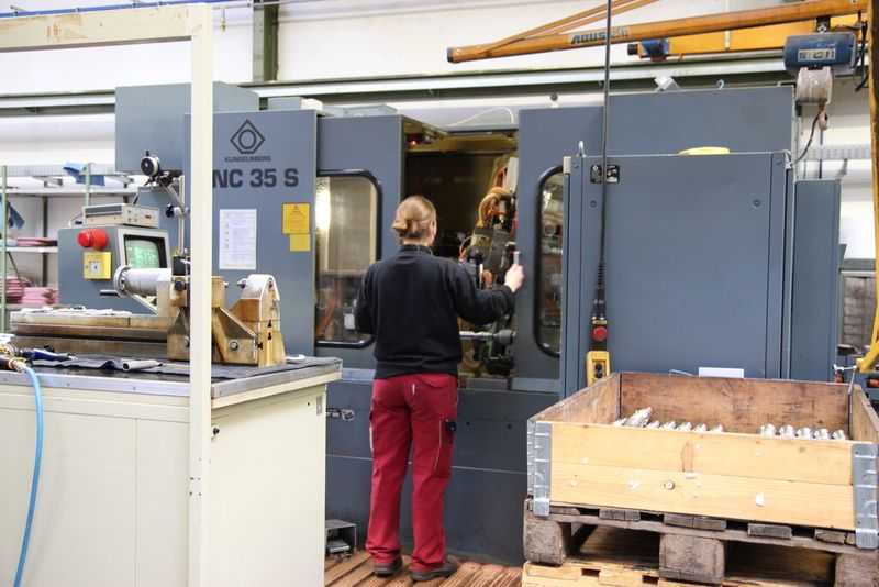 Betriebsbesichtigung Kroenert GmbH & Co. KG und ZAE Antriebssysteme (Bild: Königsreuther)