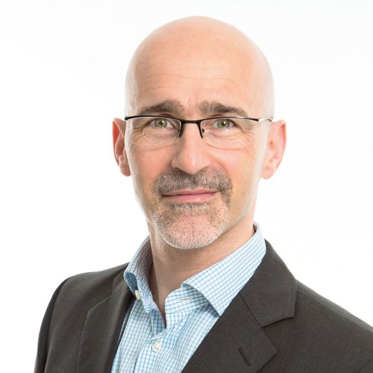 Peter Fuchs zeichnet als Partner & Alliances Lead für den Channel von AWS in der DACH-Region verantwortlich. Der Manager arbeitet seit Ende 2011 bei dem Hyperscaler und war zuvor bei Nokia Siemens Networks und Siemens tätig.(Bild:  AWS)