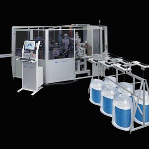 Im automatischen Verarbeitungssystem ECO-Master II sorgen Servoantriebe und Servoregler für eine effiziente Konfektionierung komplexer Kabelzweige in Steckverbindersystemen.