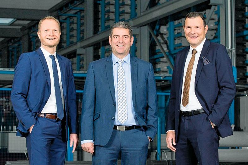 Die Geschäftsleitung der Schmolz + Bickenbach Stahlcenter AG (Schmobi):  Andreas Koch, Leiter Finanzen/Administration; Peter Breitenmoser, Geschäftsleiter; Patrick Lenz, Leiter Einkauf/Verkauf (v. l. n. r) äussert sich hochzufrieden über die jüngst sehr erfreuliche Geschäftsentwicklung  (Schmolz+Bickenbach AG)