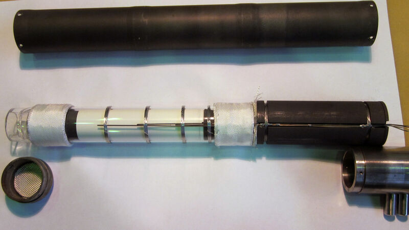 Eine Probenampulle mit Geramium-Silizium: Der Außendurchmesser des Experiments beträgt vier Zentimeter, die Länge rund 35 Zentimeter. (DLR)