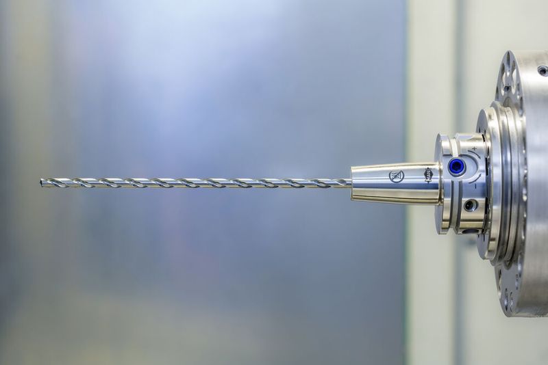 Stabil bis 40×D: Der MEGA Deep Drill Alu zeigt auch bei großen Längenverhältnissen ein sicheres Führungsverhalten und bietet hohe Prozesssicherheit.  (Bild: Mapal)