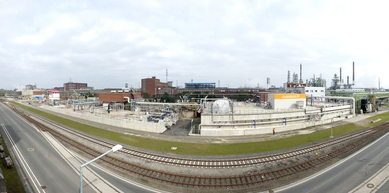 Einhergehend mit der verfünffachten Reinigungskapazität konnte die Dormagener Kläranlage auch die Effizienz steigern. Die jährlichen Betriebskosten sanken um 775.000 Euro. (Bild: Currenta)
