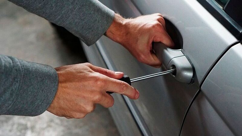 Im Jahr 2024 sank die Zahl der Autodiebstähle leicht. Nach wie vor ist die Kfz-Diebstahlquote in der Bundeshauptstadt am höchsten, ermittelte der Gesamtverband der Deutschen Versicherer (GDV). (Bild:  frei lizenziert /  Pixabay)