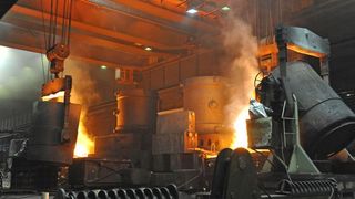 283 t Flüssigeisen für einem Oberholm einer Gesenkschmiedepresse. Bild: Siempelkamp Giesserei (Archiv: Vogel Business Media)