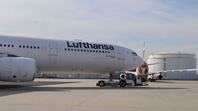 Der Phönix kann Maschinen mit einem Gewicht von bis zu 350 Tonnen ziehen. (Bild: sp-x/Benjamin Bessinger)