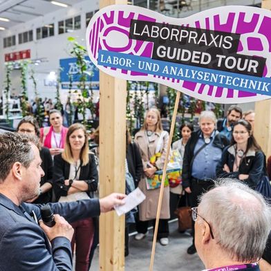 1 Zu den drei Themen Chromatographie/HPLC, Lebensmittelanalytik und Nachhaltigkeit führen wir in diesem Jahr rund 90-minütige Guided Tours durch.  (Bild:  Messe Muenchen GmbH)