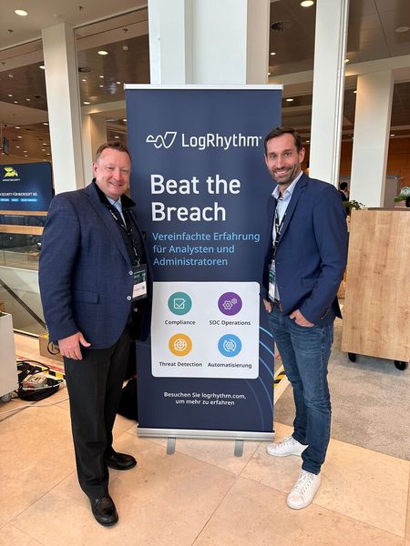(l.) Wolfgang R. Rheinwald und Kevin Breuer (LogRhythm) mögen einfache Lösungen. (Bild: Vogel IT-Medien)