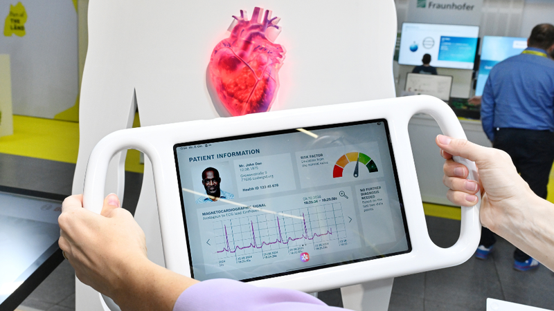 Quantentechnologien eröffnen neue Möglichkeiten für die Medizintechnik – etwa bei der präzisen Erfassung und Auswertung physiologischer Signale.(Bild:  Landesmesse Stuttgart GmbH & Co. KG)