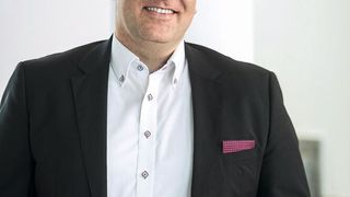 Thilo Döring, Geschäftsführer der HMS Industrial Networks GmbH: „Die industrielle Vernetzung von Geräten und Maschinen ist der Schlüssel zur intelligenten und nachhaltigen Fertigung und der wichtigste Wachstumstreiber, den wir im Markt für industrielle Netzwerke beobachten.“ (Bild: HMS)