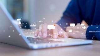 Justizbehörden in der EU sollen künftig den Zugang zu elektronischen Beweismitteln bei den Diensteanbietern direkt anfordern können – über ein dezentrales IT-System (© chinnarach –  stock.adobe.com)