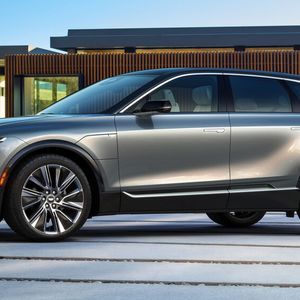 Mit dem Cadillac Lyriq will GM bald auch ein Volumenmodell auf der Ultium-Plattform anbieten. (Bild:  General Motors)