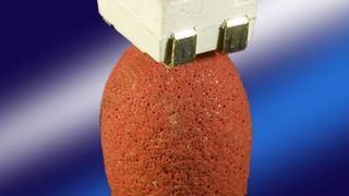 Mit Pocan TP 555-001 hat Lanxess einen neuen Polyester-Materialtyp entwickelt, der sich hervorragend zur Herstellung von  LED (lichtemittierende Dioden) eignet. (Bild: Lanxess)