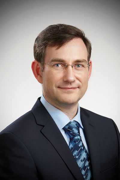 Zeitgleich wurde die technische Geschäftsführung um die Herren Dipl. Ing. Axel Blasko für den Bereich Harness... (Foto: Gebauer & Griller)