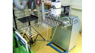 Bild 1:Vakuumtechnik ist in einer Reihe von industriellen Prozessen unverzichtbar. Ein Beispiel für solche Produktionsprozesse ist die Herstellung von UV-Röhren. (Archiv: Vogel Business Media)