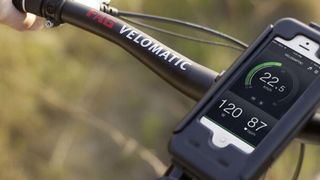 E-Biker können mit der App Velodapticüü maßgeschneiderte Schaltprogramme für ihren Fahrstil erstellen. (Schaeffler)