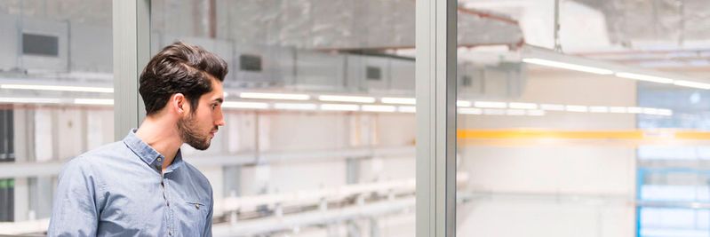 Cloud-Lösungen setzen sich auch in der Industrie immer stärker durch. Sie dienen als Bindeglied zwischen realer und digitaler Welt.(Bild:  GettyImages)