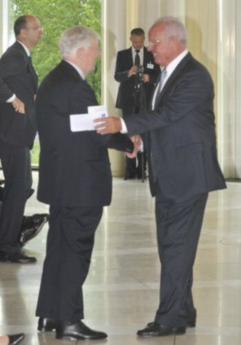 Kämpften gemeinsam für viele Themen: Robert Rademacher (li.) und Volker Lange, Präsident des Verbands der Internationalen Kraftfahrzeughersteller (VDIK). (Foto: Zietz)