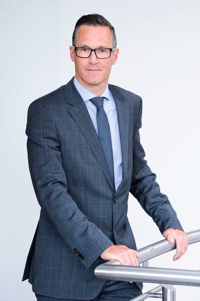 Mit der jetzt fortschreitenden Digitalisierung der Entwicklung und der Produkte selbst ergeben sich natürlich neue Möglichkeiten der Effizienzsteigerung: „Die Konstrukteure rücken näher an die Nutzung eines Produkts heran und können nun nachvollziehen, wie Produkte tatsächlich verwendet werden