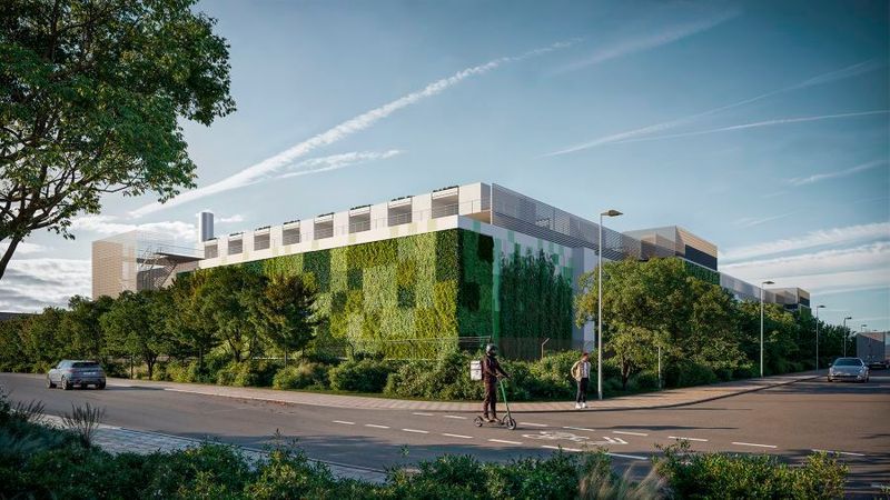 Das Datacenter „FRA04“ steht ganz im Zeichen der Nachhaltigkeit von innen und auch von außen. Ein wesentlicher Teil der Finanzimittel sollen in dieses Rechenzentrum fließen.(Bild:  Maincubes)