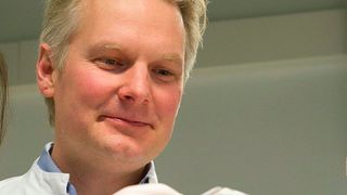 Prof. Dr. Eike Latz vom Institut für Angeborene Immunität der Universität Bonn.  (Barbara Frommann/Uni Bonn)