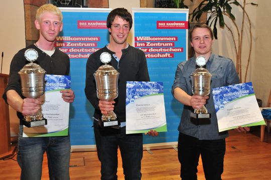 Am Ende des Tages hatten sie dann die Nase vorn: (v. li.) Rene Zeier, Etienne Ehrlich und Yannik Scholz. (Archiv: Vogel Business Media)