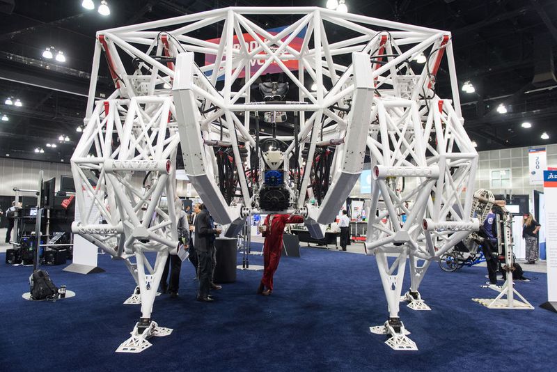 Impressionen des Mech-Racers Prosthesis (Narrative Images)