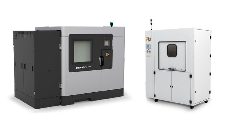 Von links: Industrieller 3D-Drucker Stratasys F900 und automatisiertes FDM-Stützentfernungssystem PostProcess BASE.(Bild:  Stratasys)