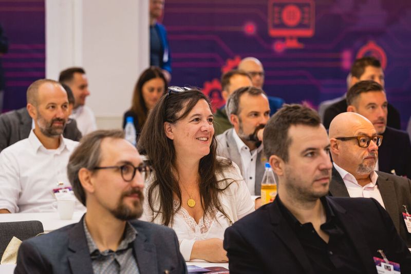 Impressionen vom 24. Würzburger EMS-Tag: Im Mittelpunkt standen aktuelle Branchenthemen, praxisnahe Impulse und insbesondere der persönliche Austausch innerhalb der EMS-Community. (Bild: Stefan Bausewein)