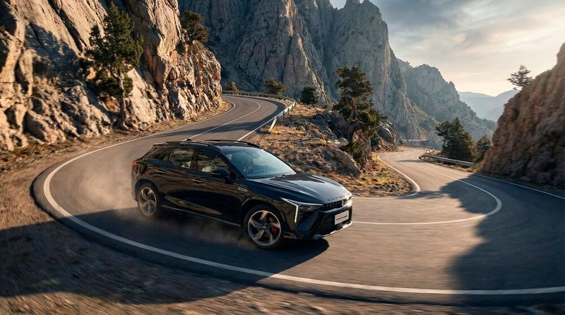 Mit dem B70S bietet die Chinamarke Bestune zudem ein sportlich akzentuiertes Crossovermodell (Bild: FAW/Indimo)