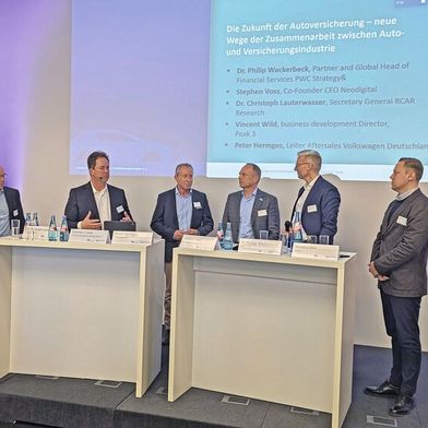 Am 24. März trafen sich Experten aus Autoindustrie und Versicherungswirtschaft in Frankfurt, um über Auswege aus der Reparaturkostenspirale zu sprechen.  (Bild: Rosenow – VCG)