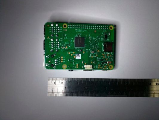 FCC-Test: Raspberry Pi wird vermessen - Rückseite (Bild: Bild: )