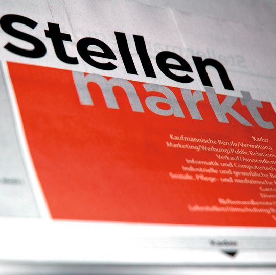Die Studie Employer Branding 2012 zeigt: Unternehmen mit definierter Arbeitgebermarke nutzen für die Bewerberansprache vor allem Stellenanzeigen, die Firmenwebsite sowie Messen und Veranstaltungen.(Bild:  Paul-Georg Meister / pixelio.de)