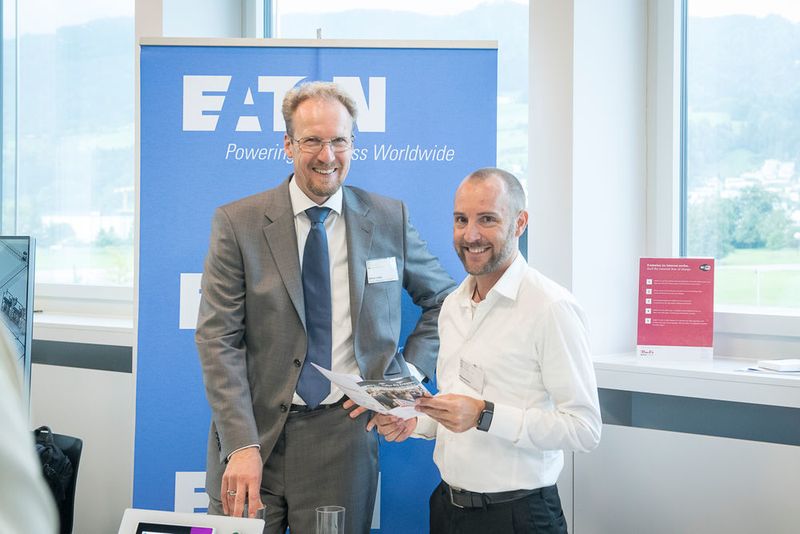 An den Ständen der Aussteller wurde rege diskutiert. (Thomas Entzeroth)