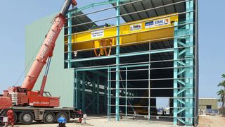 Im neuen Werk von General Electric in Ghana wird die Krananlage von Stahl Cranes & Hoist aus Südafrika mit der Technik von Stahl Cranesystems aus Künzelsau aufgebaut. (Stahl Cranesystems)