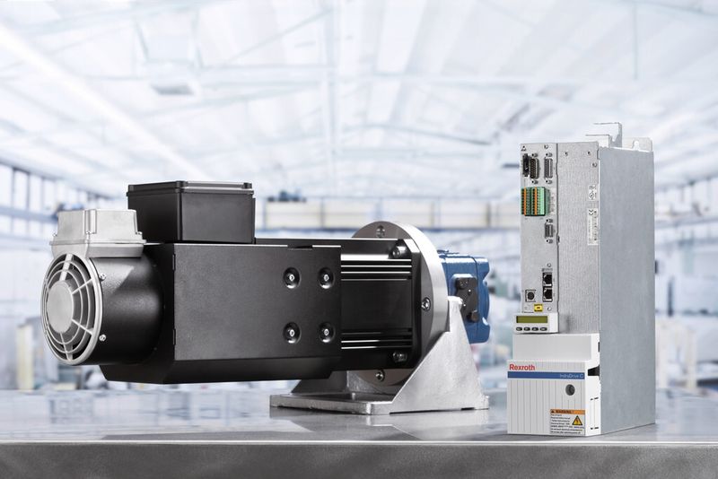 Drehzahlvariabler Pumpenantrieb Sytronix, bestehend aus Servomotor und intelligentem Regler. (Bild: Rexroth)