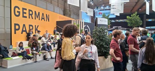 „German Park“ stand im Zeichen des Mottos „Make in Germany“; mehrere Dutzend Startups haben sich genau das vorgenommen, nach den hohen deutschen Standards der Cybersicherheit.(Bild:  Martins/Kobylinska)