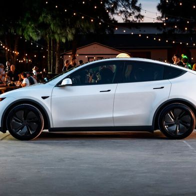 Tesla hat im September ungewöhnlich viele Neuwagen auf die Straßen gebracht. Der Tesla Model Y ist sogar meistverkauftes Fahrzeug des Monats. (Bild: Tesla)