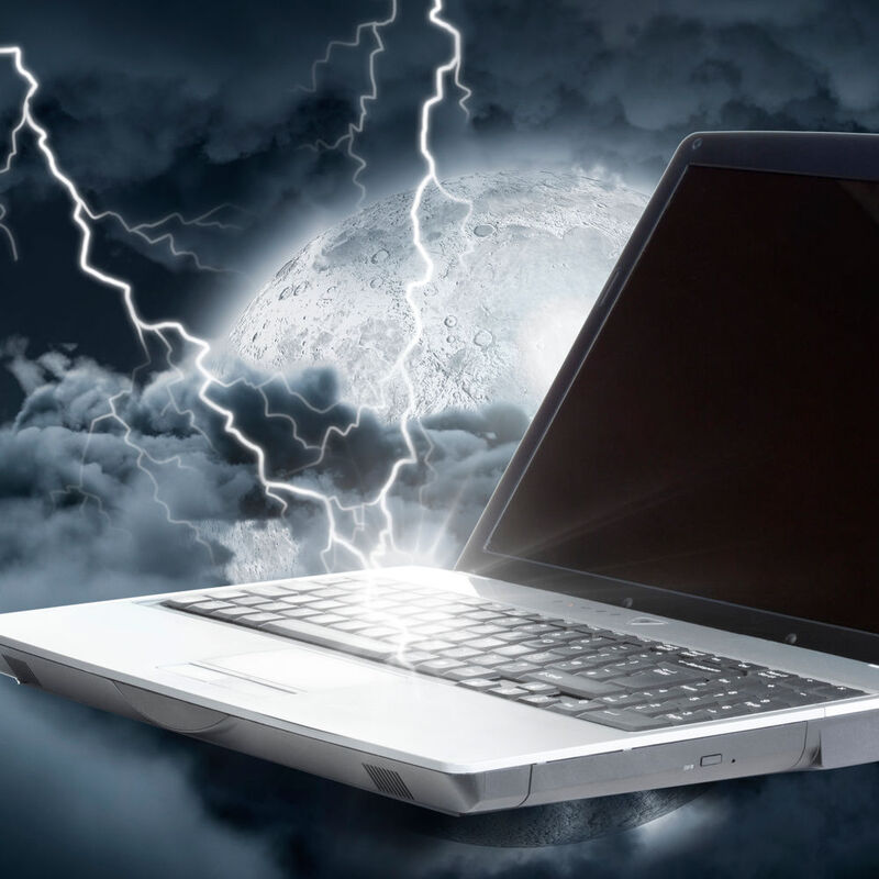 Spannungspitzen durch Blitzschlag sind eine ernste Gefahr für Festplatten und SSDs.