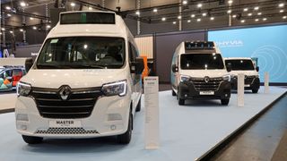 Renault stellt auf der IAA Transportation in Hannover drei Wasserstoff-Varianten des Master vor. Der Vertrieb soll im kommenden Jahr starten. (Bild: Simon – »kfz-betrieb«)