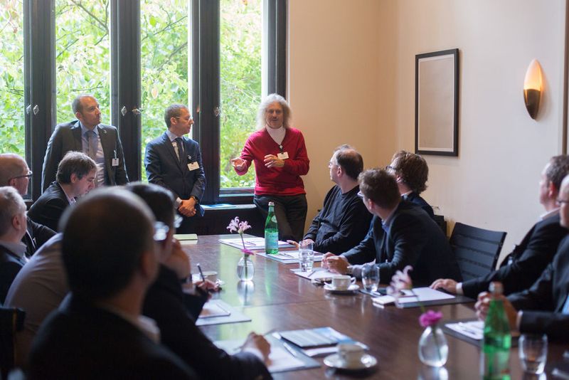 Ausgiebige Diskussionen im Thinktank »Insurance & Healthcare« von Hagen Hupperts (Charité Berlin) und Udo Purwin (Lukaskrankenhaus Neuss). (www.bergemann-fotografie.de)