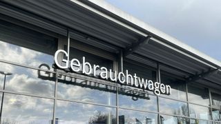 Das Gebrauchtwagengeschäft ist im ersten Halbjahr positiv verlaufen – wie es weitergeht, steht in den Sternen. (Bild: Grimm – VCG)