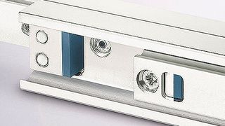 Die neuen Pufferelemente der Endanschläge sorgen für einen ruhigeren und vibrationsärmeren Betrieb. (Bild: Rollon)