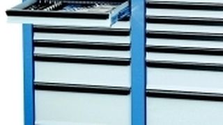 Die Werkbank hat eine Tragkraft von 700 Kilogramm. (Gedore)