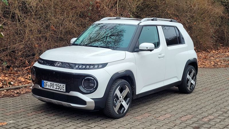 Der Inster steht ab 23.900 Euro bei den deutschen Hyundai-Händlern.(Bild:  Wehner - VCG)