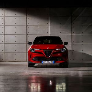 Vorne prangt der klassische Scudetto.(Bild:  Alfa Romeo)