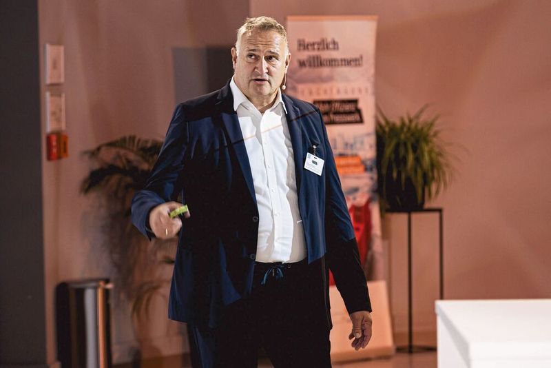 Impressionen der Fachtagung „Mehr Effizienz im Presswerk“ 2025 in Würzburg. (Bild: Stefan Bausewein)