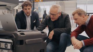 Die Kooperation zwischen dem schwedischen Mobilfunknetz-Ausrüster Ericsson und dem Automatisierungsspezialisten Grenzebach hat bereits zu einem konkreten 5G-Projekt in Sachen autonome Logistik geführt. Und zwar bei einem leider nicht näher genannten OEM. (Bild: Grenzebach)