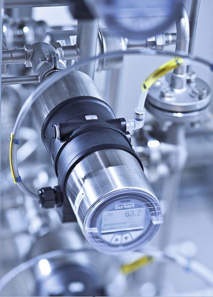 Bild 2: Geradsitz-Regelventile mit Positionierer von Bürkert lassen sich in moderne Steuersysteme integrieren. (Bild: Bürkert)
