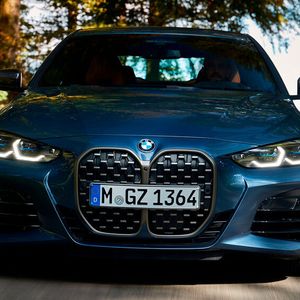 (BMW)